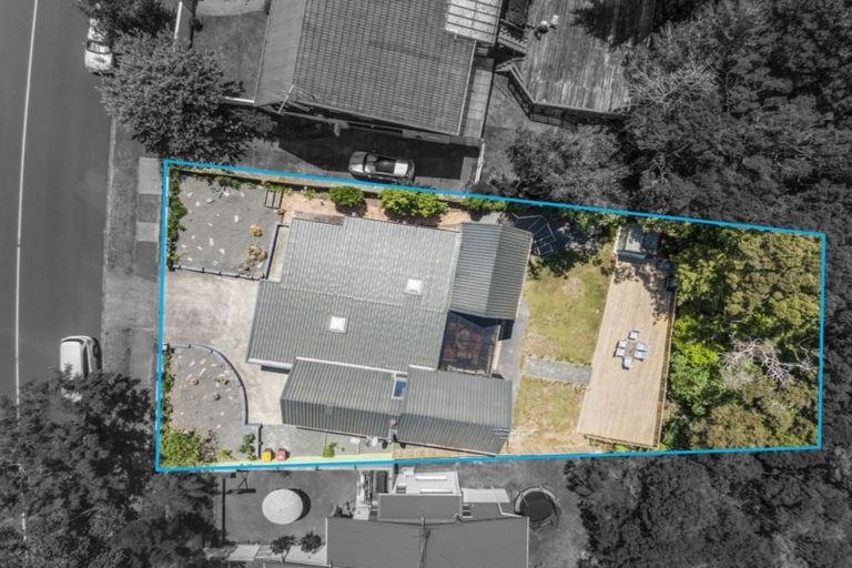 Photo of property in 70 Chelsea View Drive, Chatswood, Auckland, 0626