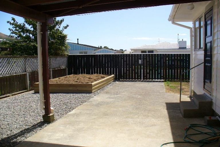 Photo of property in 21c Beauchamp Street, Tawa, Wellington, 5028