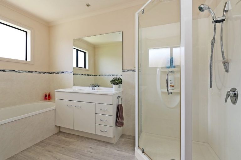 Photo of property in 205 Frimley Oaks, Frimley, Hastings, 4120