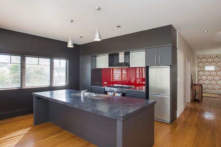 Photo of property in 12 Hinaki Street, Inner Kaiti, Gisborne, 4010