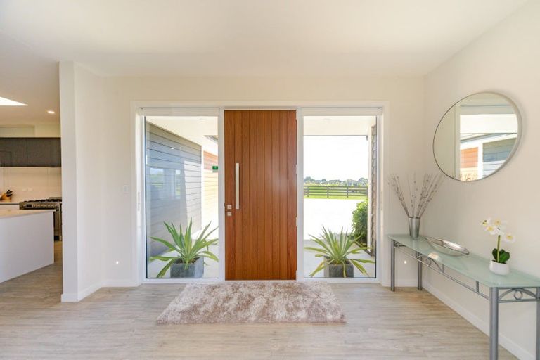 Photo of property in 33 Hartwell Drive, Kelvin Grove, Palmerston North, 4470