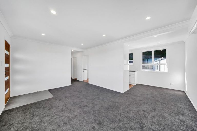 Photo of property in 25 Simons Street, Moturoa, New Plymouth, 4310