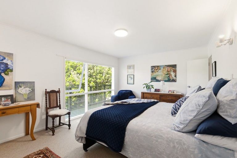 Photo of property in 12 Tensing Place, Khandallah, Wellington, 6035