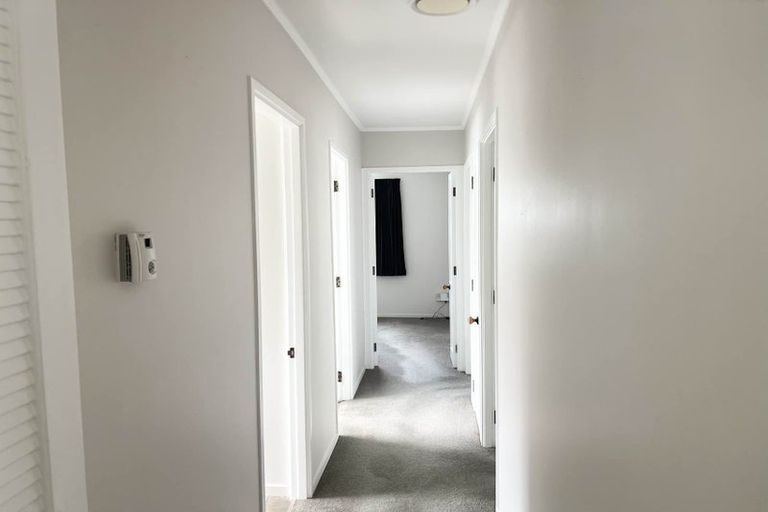 Photo of property in 2 Cushla Place, Massey, Auckland, 0614