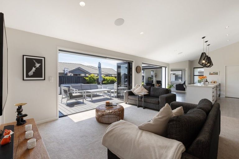 Photo of property in 76 Puhirake Crescent, Pyes Pa, Tauranga, 3112