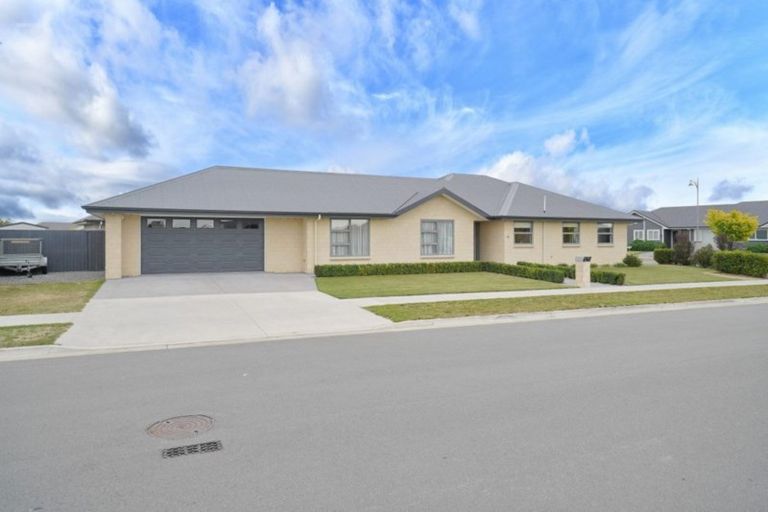 Photo of property in 19 Sutherland Drive, Kaiapoi, 7630