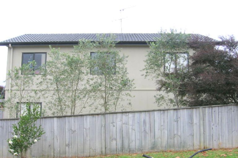 Photo of property in 9/3 Orwell Road, Greenhithe, Auckland, 0632
