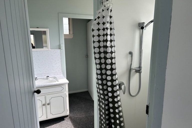 Photo of property in 10 Wallis Street, Raglan, 3225