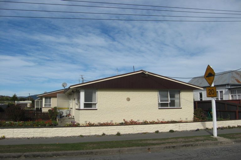 Photo of property in 1/113 Middlepark Road, Sockburn, Christchurch, 8042
