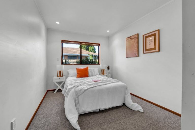 Photo of property in 8 Argyle Place, Highlands Park, New Plymouth, 4312