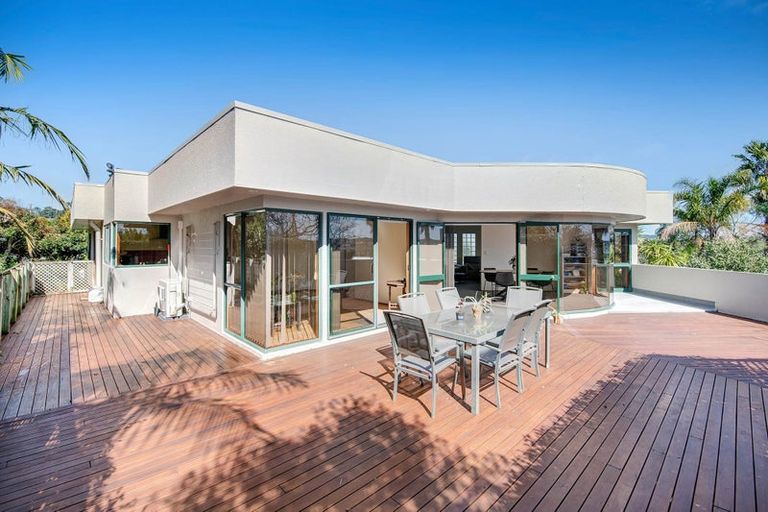 Photo of property in 13 Jelas Road, Red Beach, 0932