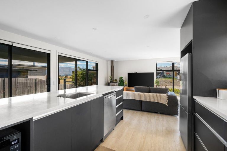 Photo of property in 2 The Heights Avenue, Wanaka, 9305