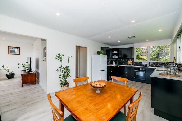 Photo of property in 86a Winara Avenue, Waikanae, 5036