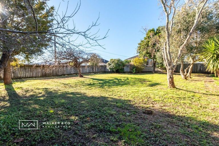 Photo of property in 15 Raukawa Grove, Trentham, Upper Hutt, 5018