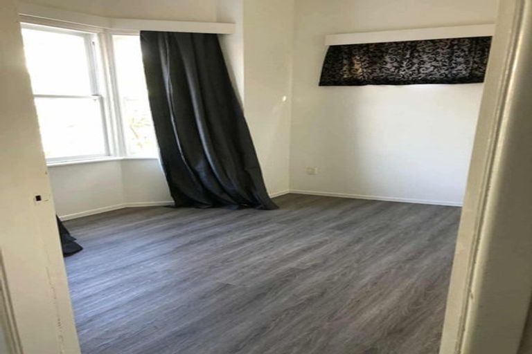 Photo of property in 142 Aro Street, Aro Valley, Wellington, 6021