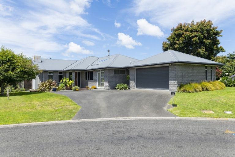 Photo of property in 13 Parkview Place, Riverdale, Gisborne, 4010