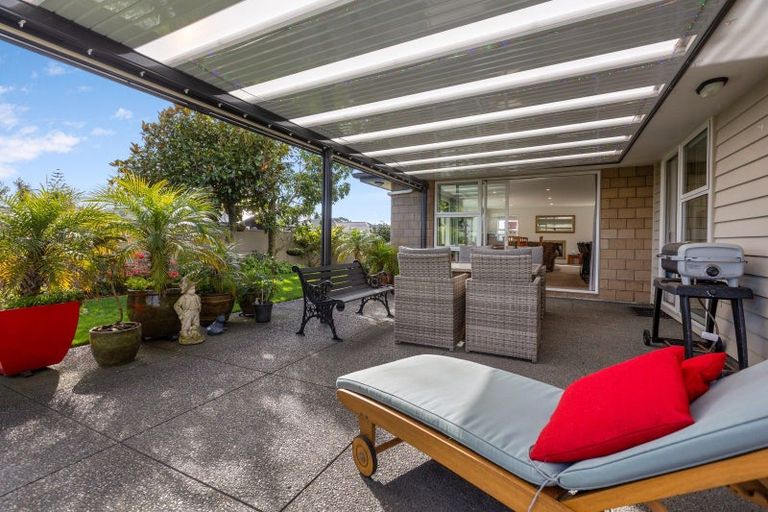 Photo of property in 2 Keene Drive, Bell Block, New Plymouth, 4312