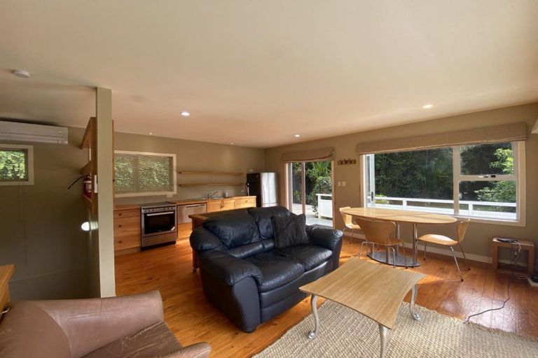 Photo of property in 11 Opahi Bay Road, Mahurangi West, Warkworth, 0983
