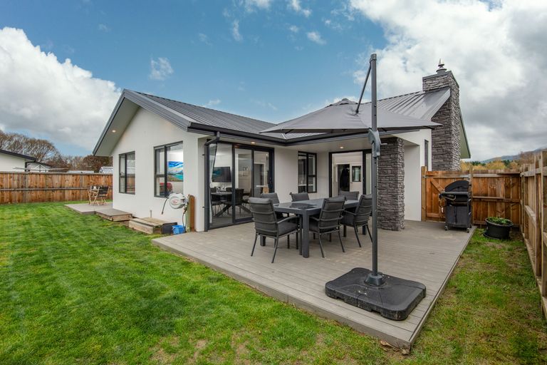 Photo of property in 17 Rodeo Place, Outram, 9019