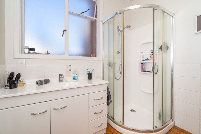 Photo of property in 18 Pioneer Crescent, Helensburgh, Dunedin, 9010