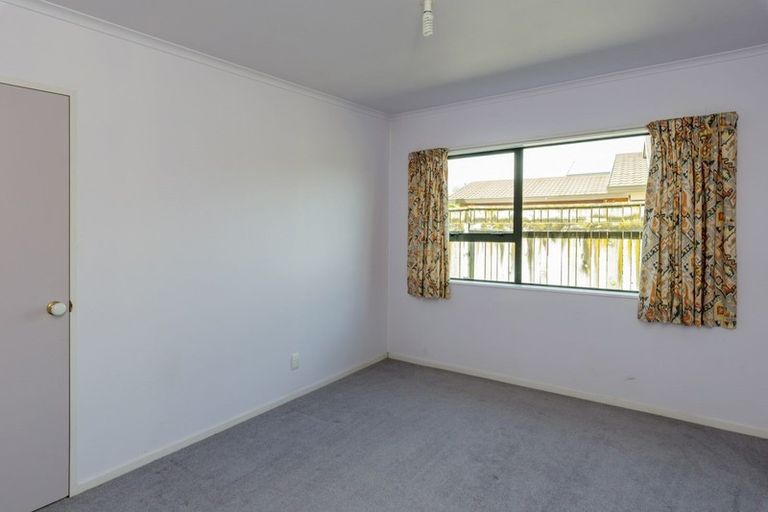 Photo of property in 22 Easton Way, Levin, 5510