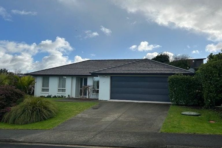 Photo of property in 24 Laly Haddon Place, Matakana, 0985