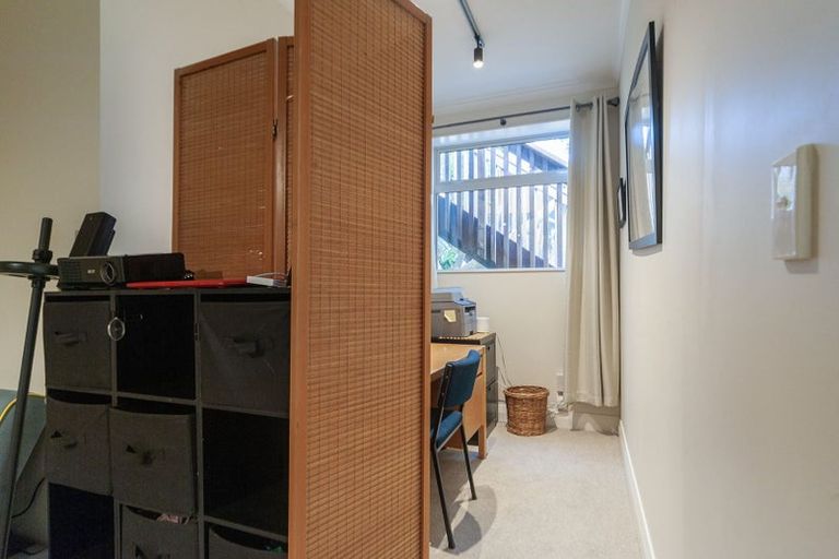 Photo of property in 11 Curnow Way, Kaiwharawhara, Wellington, 6035