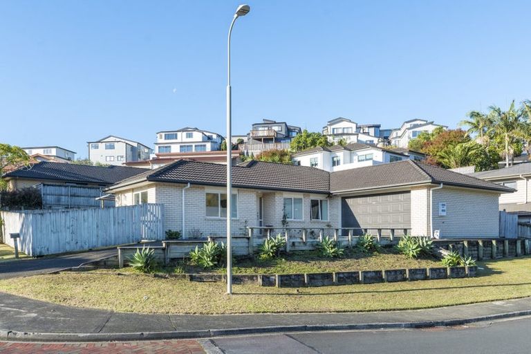 Photo of property in 48 San Marino Drive West, Henderson, Auckland, 0612