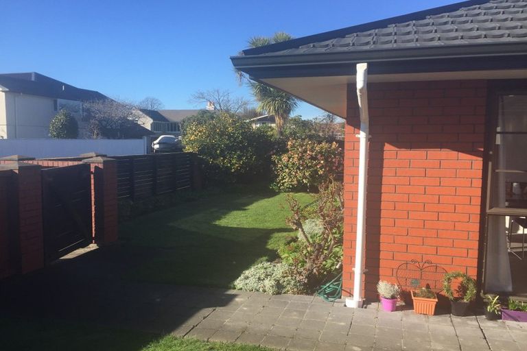 Photo of property in 4 Ladbrokes Place, Fendalton, Christchurch, 8052