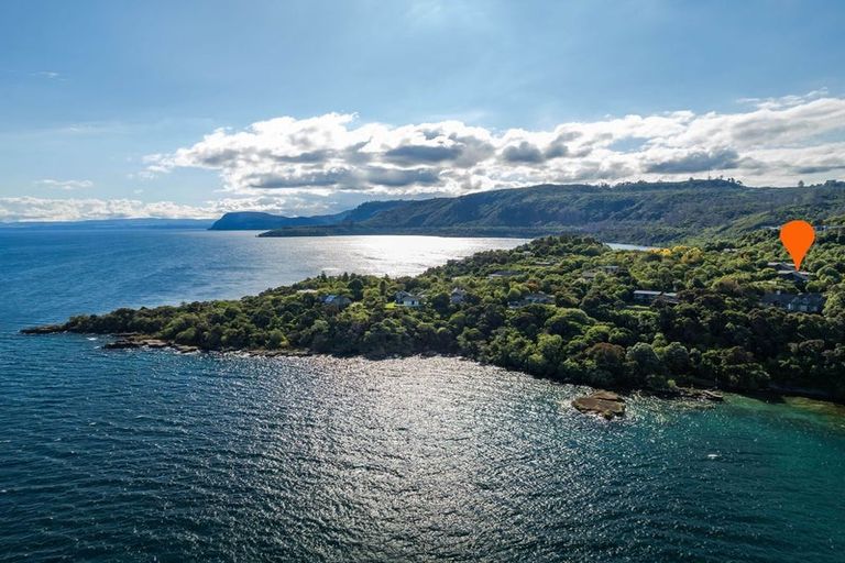 Photo of property in 8 Whakamoenga Point, Acacia Bay, Taupo, 3385