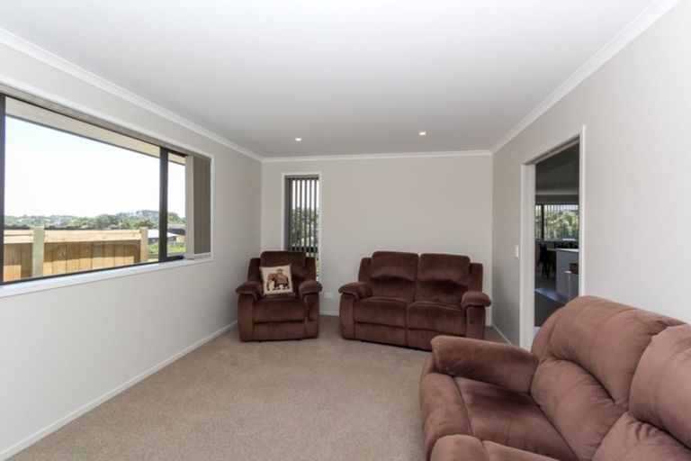 Photo of property in 48 Magnolia Drive, Westown, New Plymouth, 4310