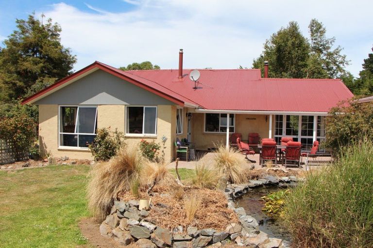 Photo of property in 104 Middle Road, Saint Andrews, Timaru, 7972