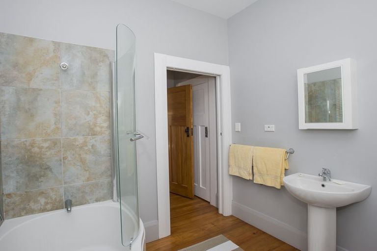 Photo of property in 12 Hinaki Street, Inner Kaiti, Gisborne, 4010