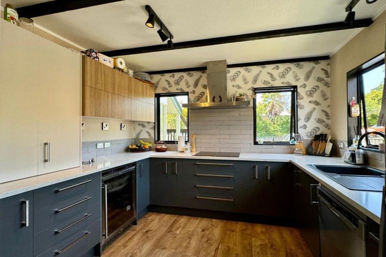 Photo of property in 44 Durham Drive, Havelock North, 4130