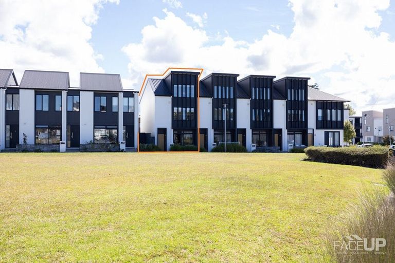 Photo of property in 10 Alexander Willis Crescent, Hobsonville, Auckland, 0616