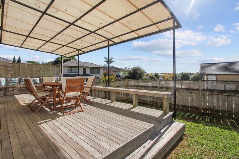 Photo of property in 543 Scenic Drive, Waiatarua, Auckland, 0612