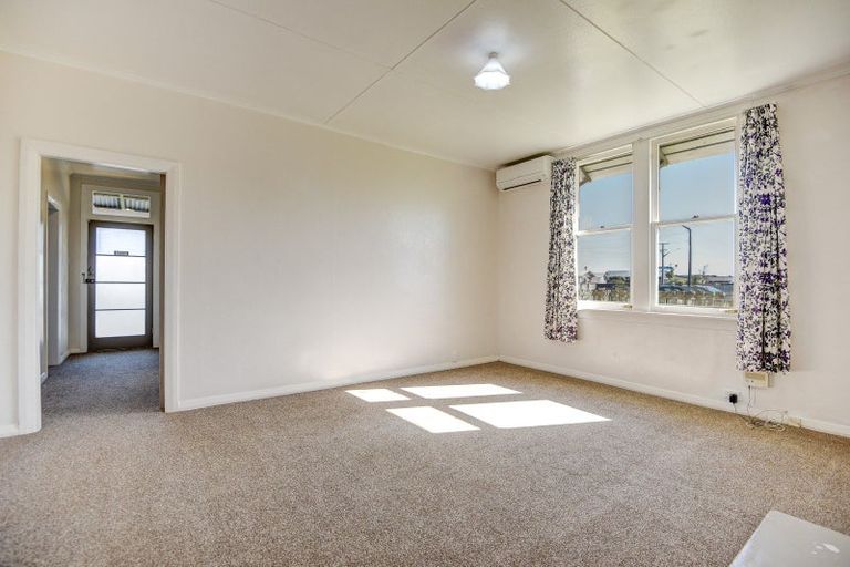 Photo of property in 18 Cornfoot Street, Castlecliff, Whanganui, 4501