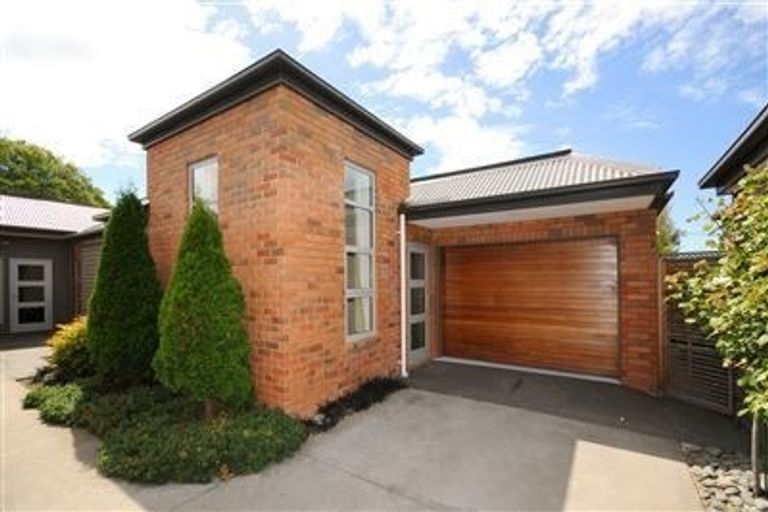 Photo of property in 121b Jeffreys Road, Strowan, Christchurch, 8052