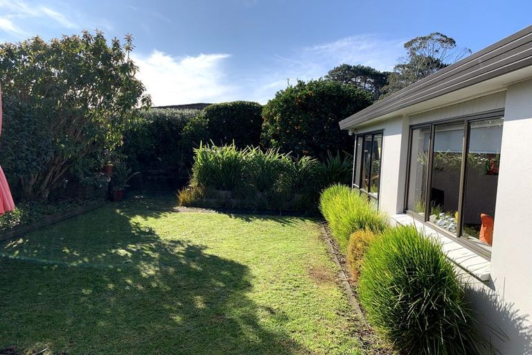 Photo of property in 5 Pendene Place, Forrest Hill, Auckland, 0620