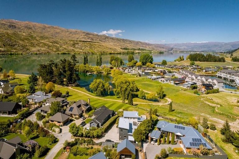 Photo of property in 8 Pisa Moorings Road, Mount Pisa, Cromwell, 9383