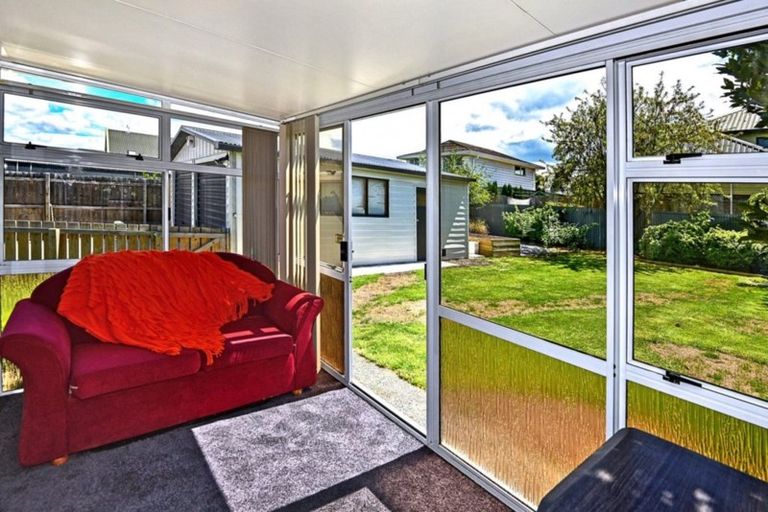 Photo of property in 9 Dunedin Street, Redwood, Christchurch, 8051