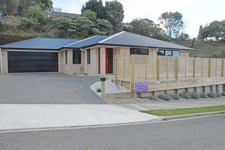 Photo of property in 3 Frederick Place, Whalers Gate, New Plymouth, 4310