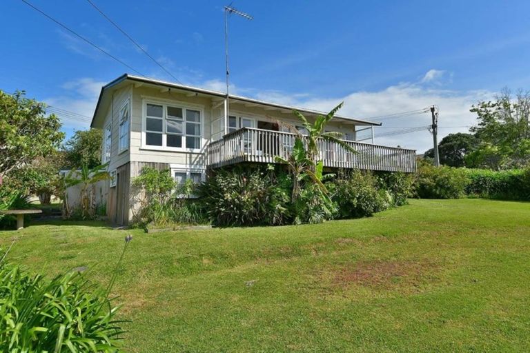 Photo of property in 34 De Luen Avenue, Tindalls Beach, Whangaparaoa, 0930