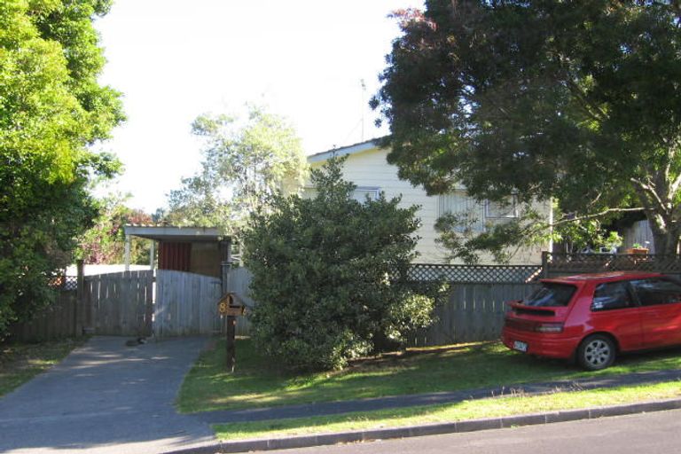 Photo of property in 8 Cottam Grove, Northcross, Auckland, 0632