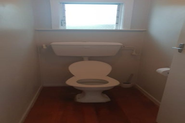 Photo of property in 71a Park Rise, Campbells Bay, Auckland, 0630