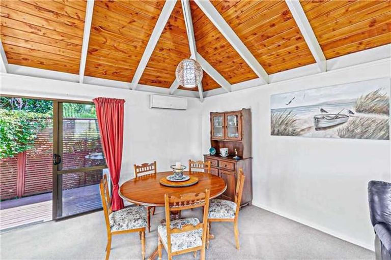 Photo of property in 3/72 Lake Road, Northcote, Auckland, 0627