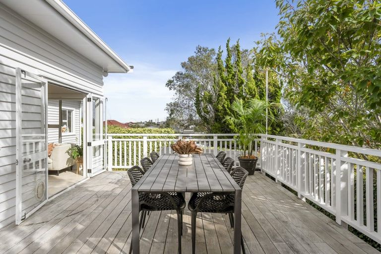 Photo of property in 2/159 Mokoia Road, Birkenhead, Auckland, 0626