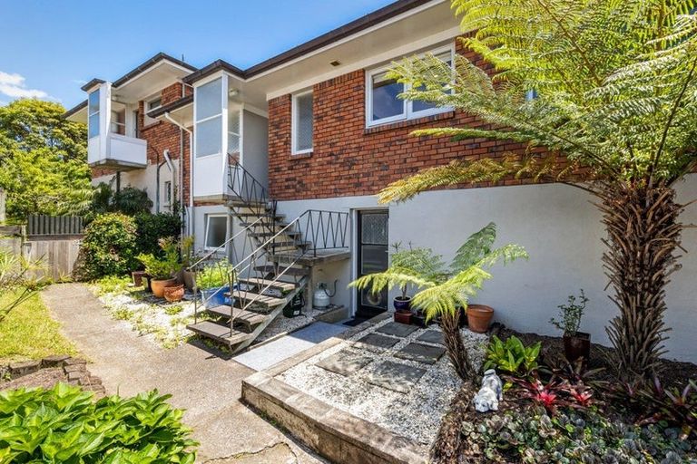 Photo of property in 2/4 Beacholm Road, Takapuna, Auckland, 0622