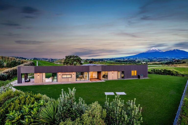 Photo of property in 29 Washer Road, Omata, New Plymouth, 4374