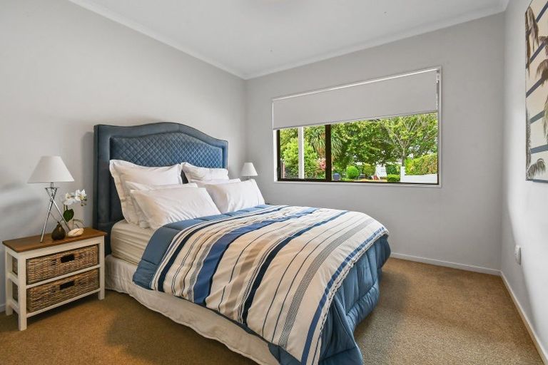 Photo of property in 7 Cumbrian Place, Conifer Grove, Takanini, 2112